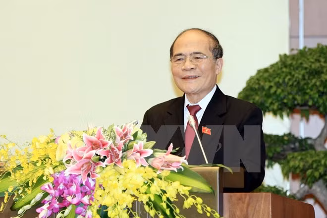 Chủ tịch Quốc hội, Chủ tịch Hội đồng bầu cử Quốc gia Nguyễn Sinh Hùng phát biểu tại buổi lễ. Chủ tịch Quốc hội, Chủ tịch Hội đồng bầu cử Quốc gia Nguyễn Sinh Hùng phát biểu tại buổi lễ.