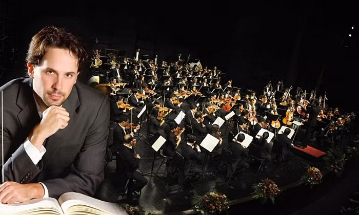 Nhạc trưởng Olivier Ochanine - Dàn nhạc giao hưởng Sun Symphony Orchestra.