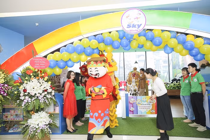 Các em bé thỏa sức khám phá khu vui chơi trẻ em SkyWorld với thế giới đồ chơi thông minh, an toàn, sáng tạo. Các em bé thỏa sức khám phá khu vui chơi trẻ em SkyWorld với thế giới đồ chơi thông minh, an toàn, sáng tạo.