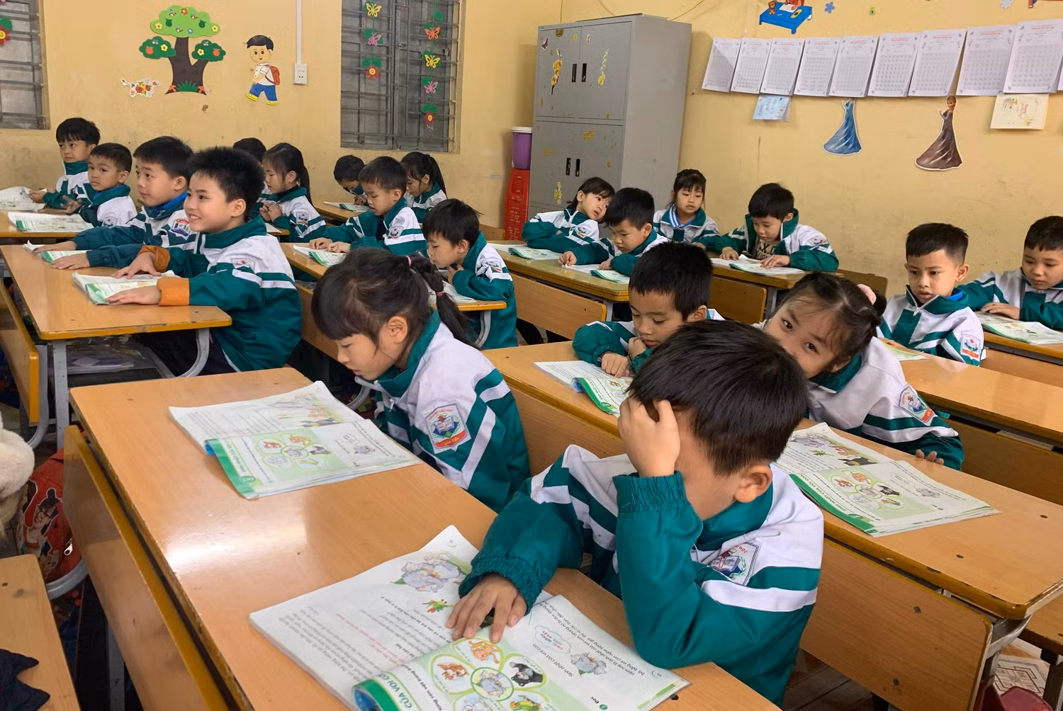 Nhiều giáo viên đánh giá học sinh lớp 1 năm học 2020-2021 biết đọc sớm hơn và đọc trơn tương đối tốt (ảnh: Thùy Linh) Nhiều giáo viên đánh giá học sinh lớp 1 năm học 2020-2021 biết đọc sớm hơn và đọc trơn tương đối tốt (ảnh: Thùy Linh)