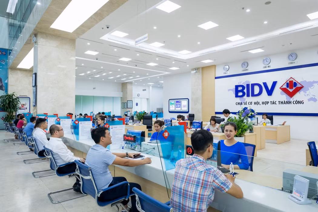 BIDV tiếp tục giảm đến 2%/năm lãi suất cho vay VND đối với khách hàng bị ảnh hưởng bởi dịch Covid-19 BIDV tiếp tục giảm đến 2%/năm lãi suất cho vay VND đối với khách hàng bị ảnh hưởng bởi dịch Covid-19