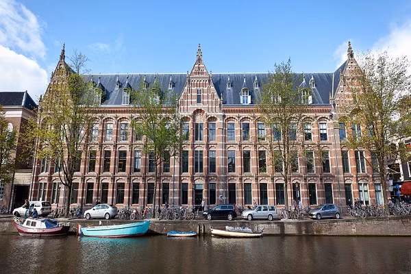 Đại học Amesterdam là trường đại học lâu đời thứ ba tại đất nước Hà Lan. (Ảnh: Website trường)