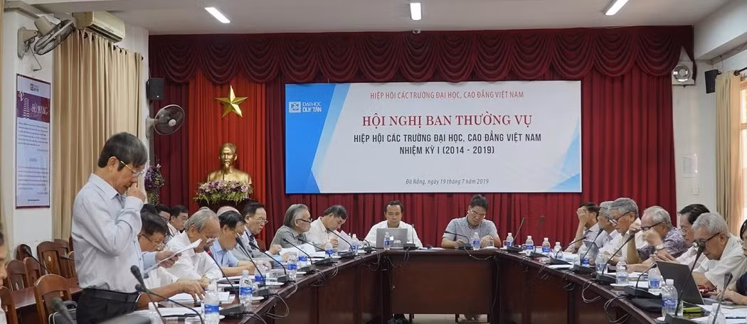 Hiệp hội Các trường đại học, cao đẳng Việt Nam đã tổ chức hội nghị Ban thường vụ nhiệm kỳ I (2014-2019). (Ảnh: TT) Hiệp hội Các trường đại học, cao đẳng Việt Nam đã tổ chức hội nghị Ban thường vụ nhiệm kỳ I (2014-2019). (Ảnh: TT)