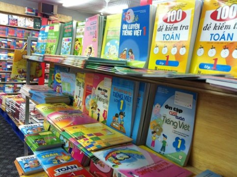 Giáo viên tiểu học ở TP.Hồ Chí Minh không được ép buộc HS mua sách tham khảo (ảnh: GDVN)