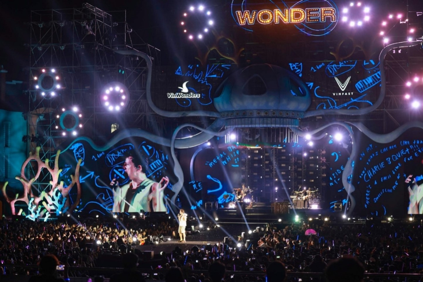 Charlie Puth biểu diễn tại 8Wonder ở Nha Trang, Khánh Hòa hồi tháng 7/2023. Charlie Puth biểu diễn tại 8Wonder ở Nha Trang, Khánh Hòa hồi tháng 7/2023.