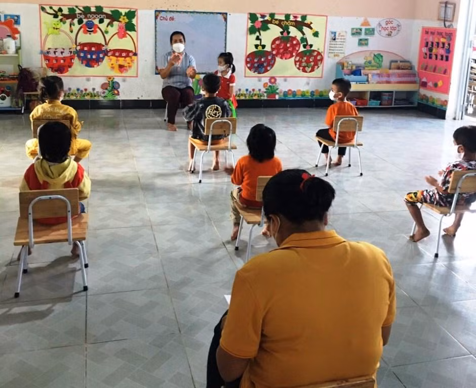 Một lớp học của trường mầm non ở Kon Tum chỉ với một số em nhỏ. Một lớp học của trường mầm non ở Kon Tum chỉ với một số em nhỏ.