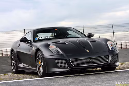"Người đặc biệt" sở hữu một chiếc 599 GTO màu đen tuyền.