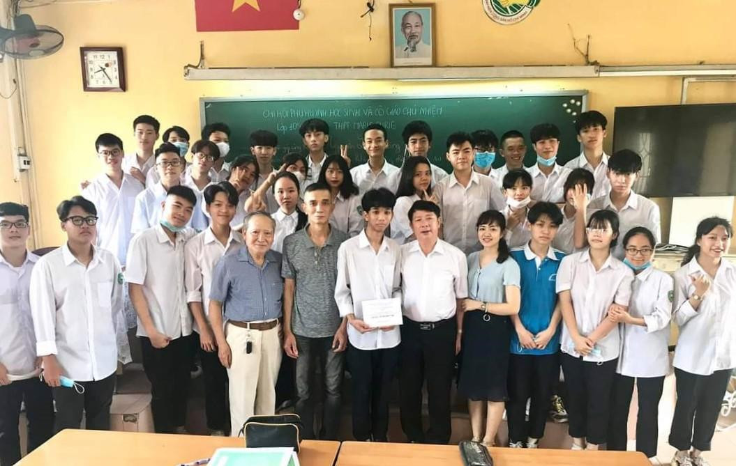 Chắp cánh ước mơ cho em Nguyễn Lê Hoàng Thái, tấm gương học sinh nghèo vượt khó (Ảnh: thầy Hoàng Xuân Khóa)