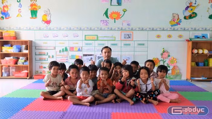 Các em học sinh ở độ tuổi mầm non đã được tăng cường Tiếng Việt. Ảnh minh họa: LC