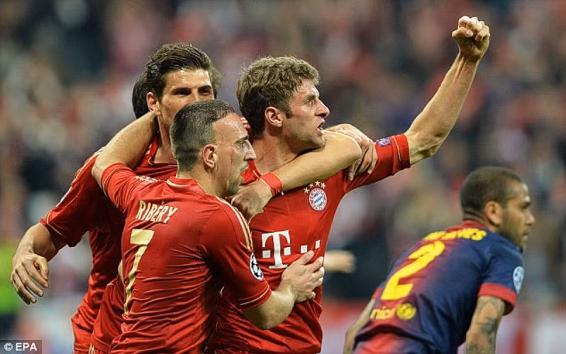 Kết thúc trận đấu, Bayern có thêm 2 bàn nữa của Robben và Muller Kết thúc trận đấu, Bayern có thêm 2 bàn nữa của Robben và Muller