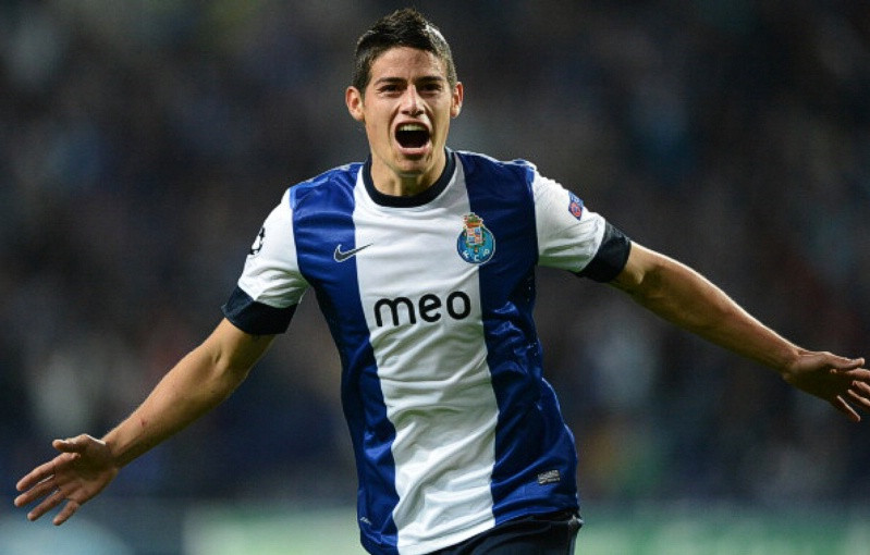 4. James Rodriguez (Porto, giá trị - 16 triệu bảng): Hulk đi, Rodriguez đến. Điều khiến rất nhiều đội bóng ưa thích Rodriguez là bởi anh đá tốt ở rất nhiều vị trí, trong đó ngoài vai trò tiền đạo trái sở trường còn có vị trí hộ công và tiền đạo phải. Chelsea luôn đề tên cầu thủ này trong shortlist, nhưng khoản tiền phá hợp đồng 36 triệu bảng sẽ là thách thức lớn. 4. James Rodriguez (Porto, giá trị - 16 triệu bảng): Hulk đi, Rodriguez đến. Điều khiến rất nhiều đội bóng ưa thích Rodriguez là bởi anh đá tốt ở rất nhiều vị trí, trong đó ngoài vai trò tiền đạo trái sở trường còn có vị trí hộ công và tiền đạo phải. Chelsea luôn đề tên cầu thủ này trong shortlist, nhưng khoản tiền phá hợp đồng 36 triệu bảng sẽ là thách thức lớn.