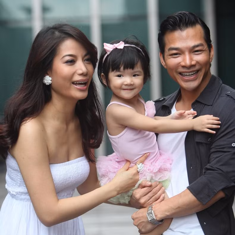 Trước khi chia tay cặp đôi Trần Bảo Sơn, Trương Ngọc Ánh đã có thời gian rất lâu để suy nghĩ. Cả hai đều muốn những gì tốt nhất cho cô con gái Bảo Tiên. Trước khi chia tay cặp đôi Trần Bảo Sơn, Trương Ngọc Ánh đã có thời gian rất lâu để suy nghĩ. Cả hai đều muốn những gì tốt nhất cho cô con gái Bảo Tiên.
