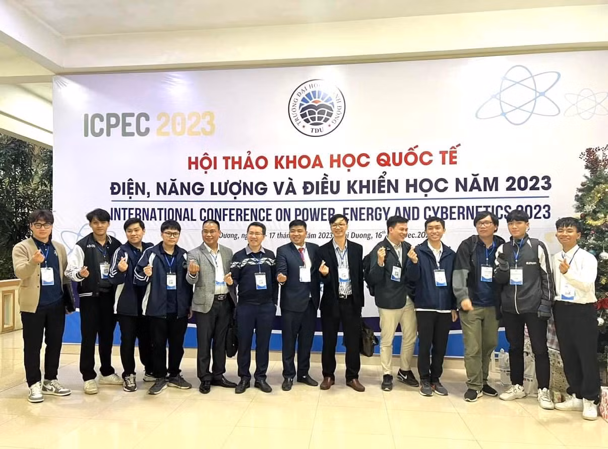 z5661807744793_687567dc32a05aaa10acb8c93ca82dde.jpg