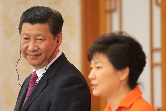 Chủ tịch Trung Quốc Tập Cận Bình và Tổng thống Hàn Quốc Park Geun-hye. Chủ tịch Trung Quốc Tập Cận Bình và Tổng thống Hàn Quốc Park Geun-hye.