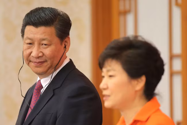 Chủ tịch Trung Quốc Tập Cận Bình và Tổng thống Hàn Quốc Park Geun-hye. Chủ tịch Trung Quốc Tập Cận Bình và Tổng thống Hàn Quốc Park Geun-hye.