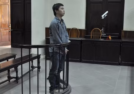 Cao Phương Duy trước vành móng ngựa Cao Phương Duy trước vành móng ngựa