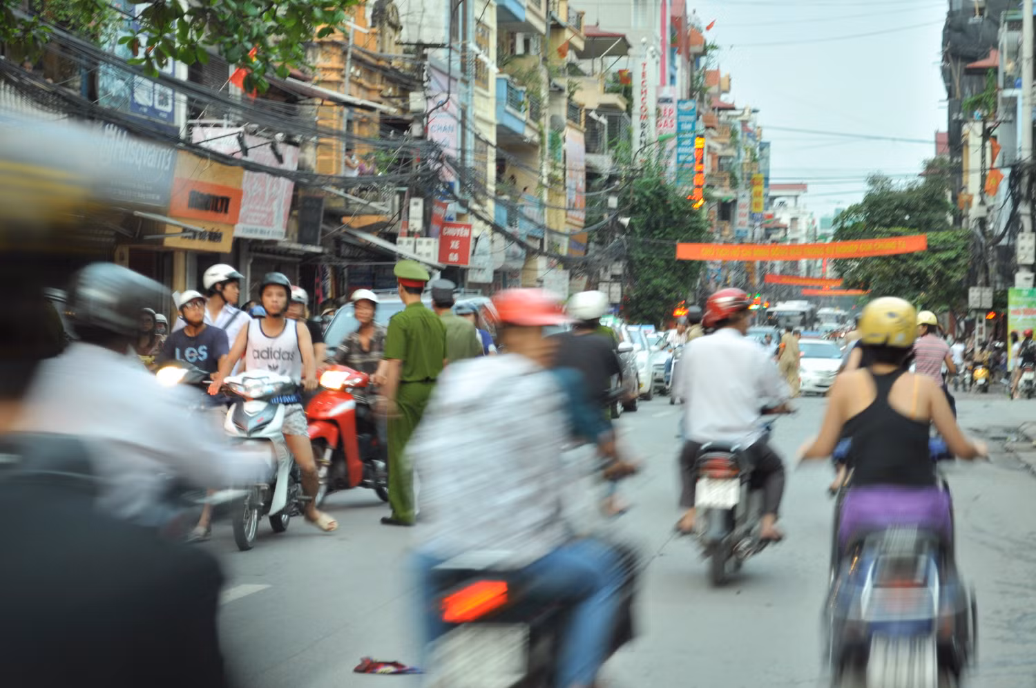 Tắc đường cục bộ đã xảy ra Tắc đường cục bộ đã xảy ra