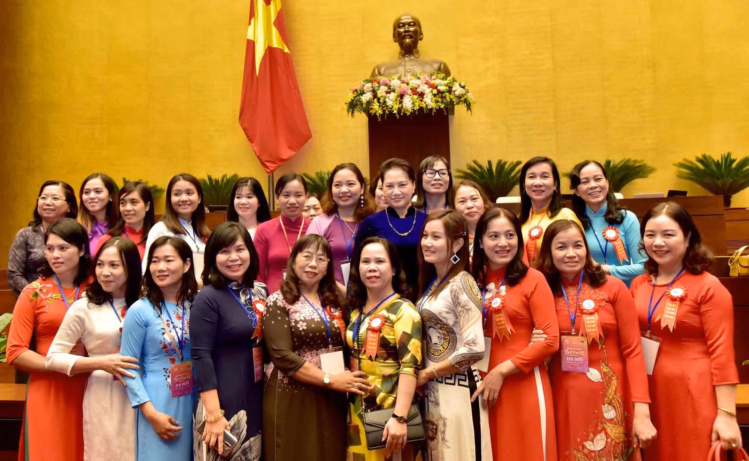 Chủ tịch Quốc hội Nguyễn Thị Kim Ngân gặp mặt các nhà giáo, cán bộ quản lý giáo dục tiêu biểu. (Ảnh: Đại biểu nhân dân)
