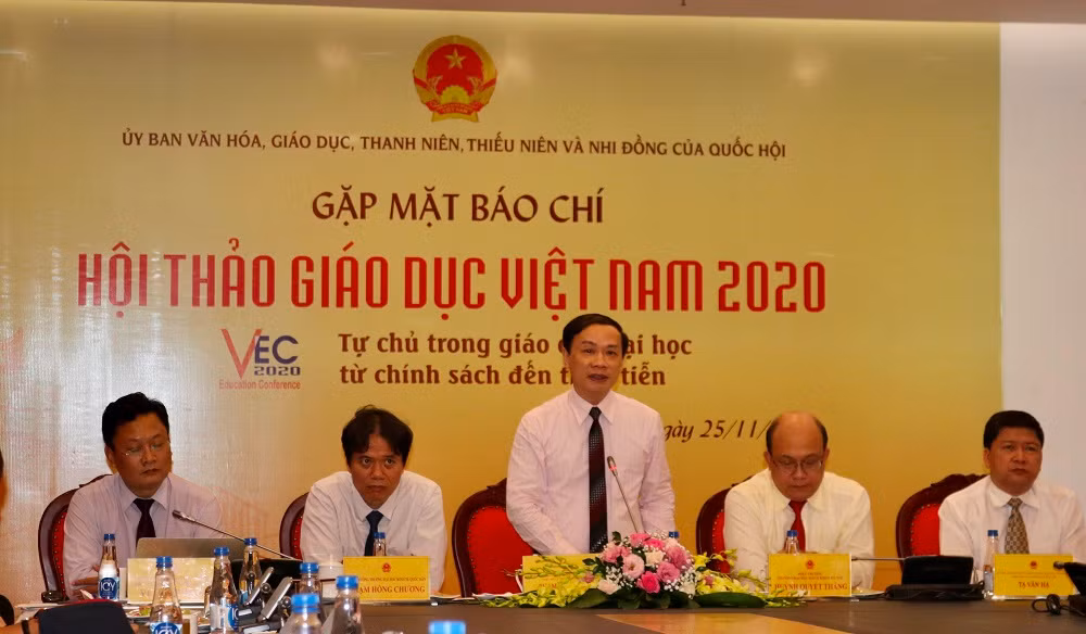Các đại biểu chủ trì cuộc gặp mặt báo chí thông tin về Hội thảo Giáo dục 2020. (Ảnh: Phạm Minh) Các đại biểu chủ trì cuộc gặp mặt báo chí thông tin về Hội thảo Giáo dục 2020. (Ảnh: Phạm Minh)