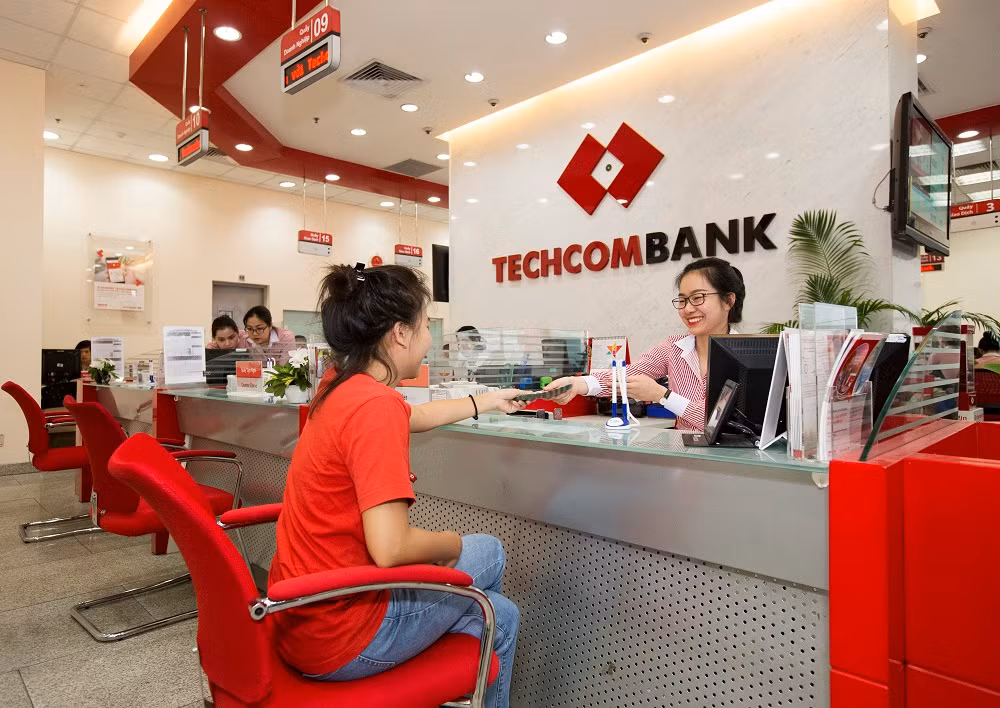 Nền tảng số hóa dẫn đầu thị trường giúp khách hàng của Techcombank có thể thực hiện giao dịch 24/7 từ bất cứ nơi đâu. Nền tảng số hóa dẫn đầu thị trường giúp khách hàng của Techcombank có thể thực hiện giao dịch 24/7 từ bất cứ nơi đâu.