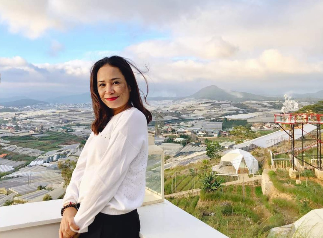 Thạc sĩ Nguyễn Lệ Thủy nhấn mạnh mối nguy hiểm từ những nội dung phản cảm, tiêu cực trên mạng xã hội. Ảnh: Nhân vật cung cấp.