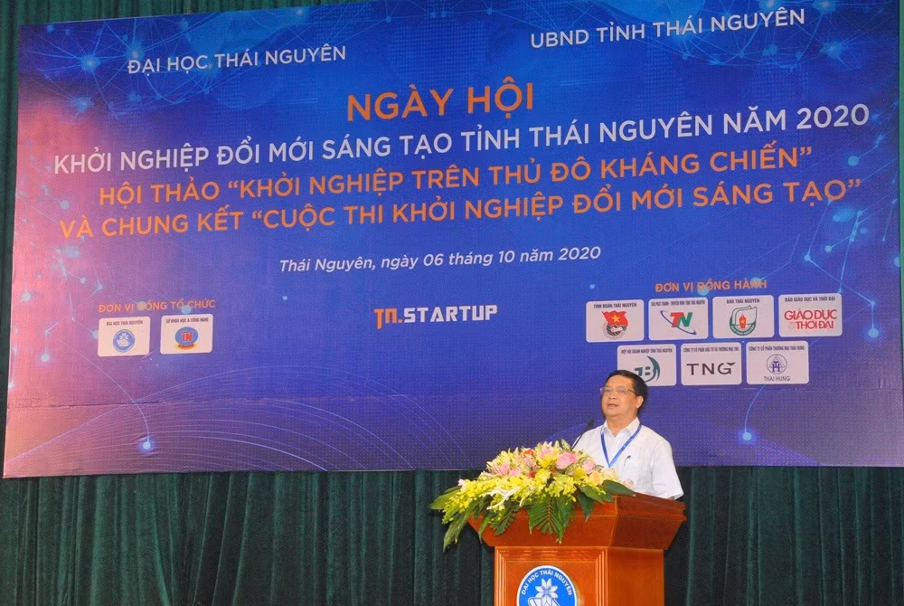 Phó giáo sư, Tiến sĩ Nguyễn Hữu Công – Phó Giám đốc Đại học Thái Nguyên phát biểu tại Hội thảo.