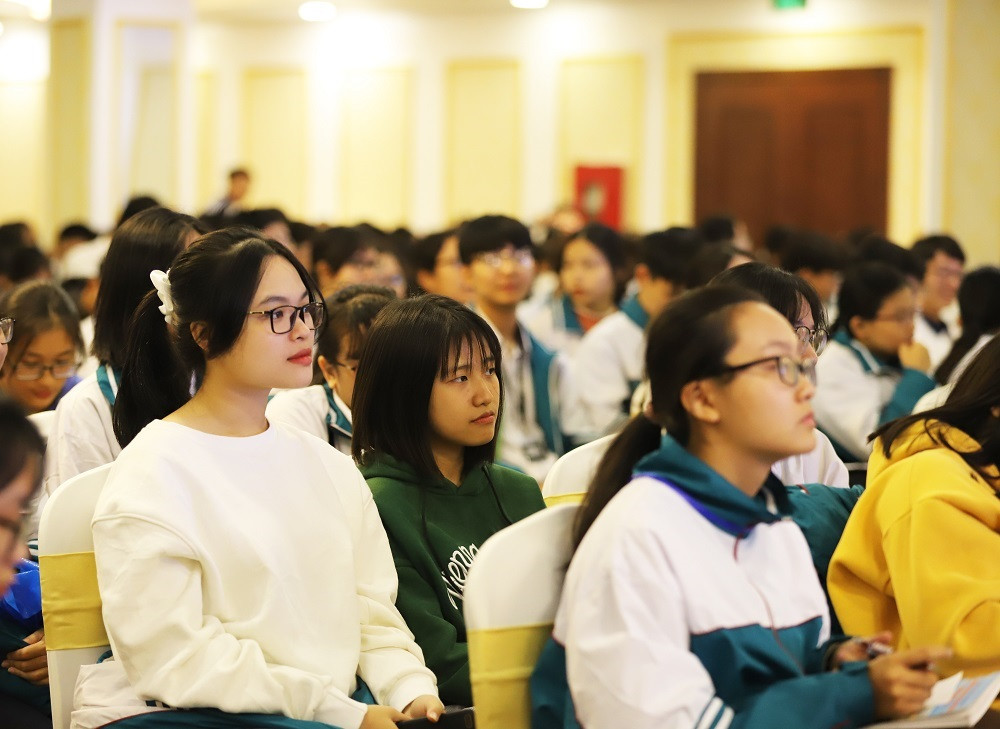 Sở hữu chứng chỉ IELTS đang là lợi thế đối với nhiều học sinh cuối cấp. Sở hữu chứng chỉ IELTS đang là lợi thế đối với nhiều học sinh cuối cấp.