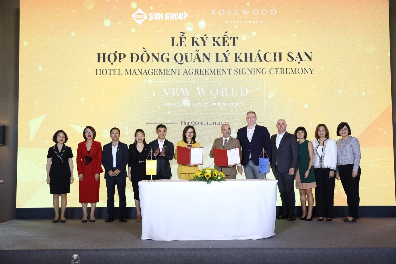 Lễ ký kết hợp tác giữa Tập đoàn Sun Group và Tập đoàn Rosewood Hotel Group.