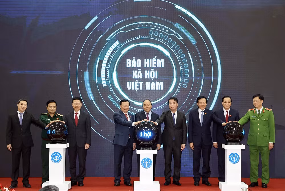 Lễ công bố ứng dụng “VssID - Bảo hiểm xã hội số” trên nền tảng thiết bị di động đã diễn ra chiều 16/11. Lễ công bố ứng dụng “VssID - Bảo hiểm xã hội số” trên nền tảng thiết bị di động đã diễn ra chiều 16/11.
