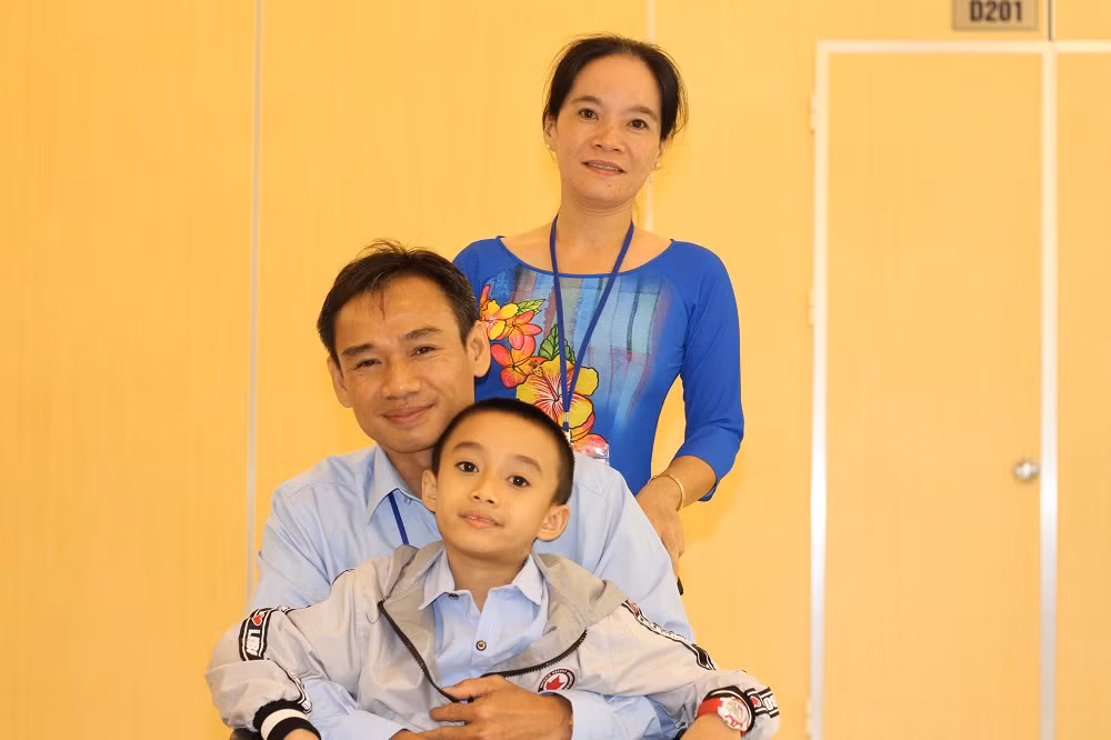 Cô giáo Huỳnh Thị Thùy Trang – người vợ giàu tình yêu thương là hậu phương vững chắc cho thầy giáo Thái Thành Thuận (Ảnh: Phạm Minh)