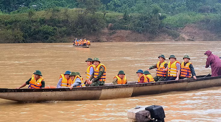 Chủ động ứng phó với bão lũ.