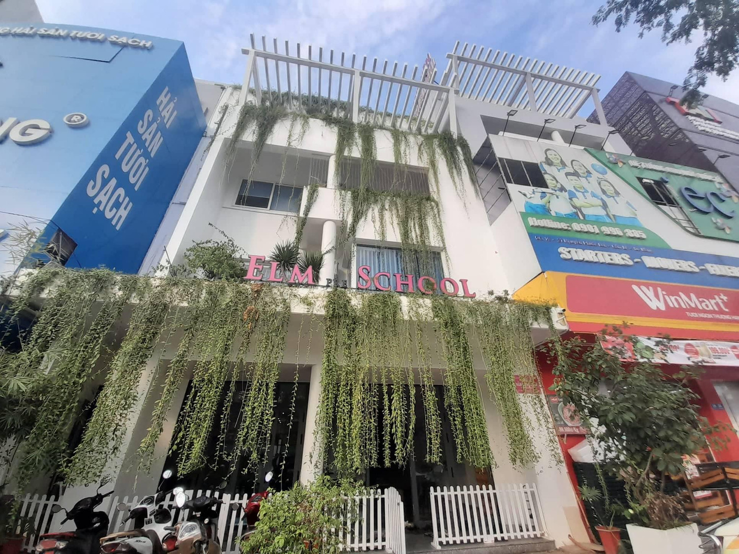 Cơ quan chức năng đã ra quyết định tạm đình chỉ hoạt động của nhóm trẻ Elm School để phục vụ công tác điều tra. Ảnh: AN