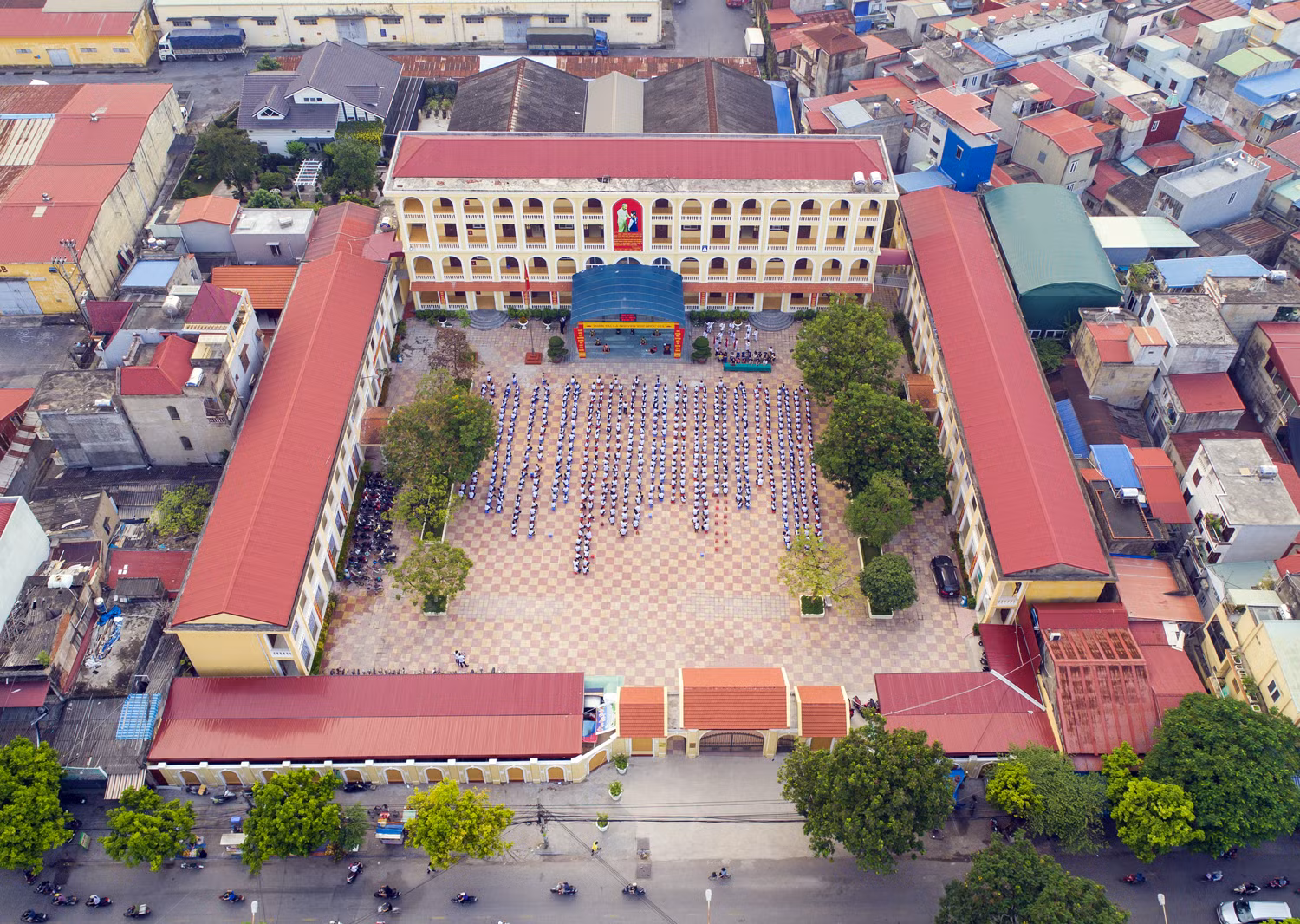 Trường Trung học cơ sở Lạc Viên nhìn từ trên cao (Ảnh: Lã Tiến)