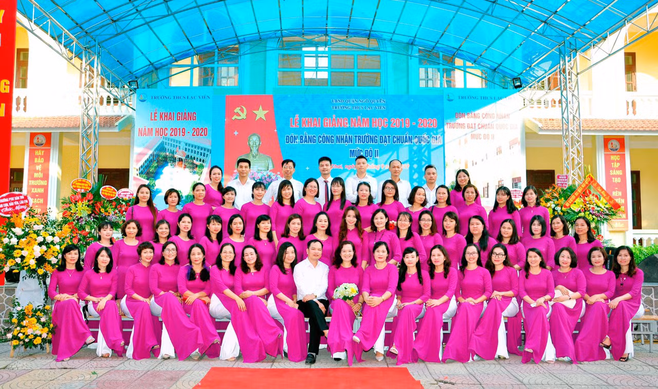 Đội ngũ cán bộ, giáo viên, nhân viên nhà trường đáp ứng được yêu cầu dạy và học trong giai đoạn hiện nay (Ảnh: Nhà trường cung cấp)