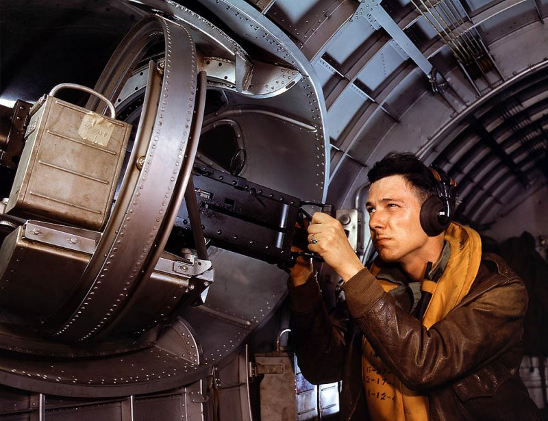 Oanh tạc cơ YB-17 ở Langley, Virginia, 1942.