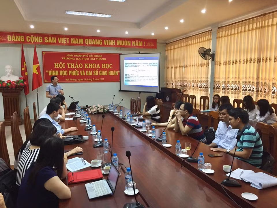 Việc kết hợp giữa thực tiễn và nghiên cứu khoa học đã giúp sinh viên sư phạm Toán của khoa Toán chủ động trong việc tìm việc làm hơn. (Ảnh: Khoa Toán, Đại học Hải Phòng)