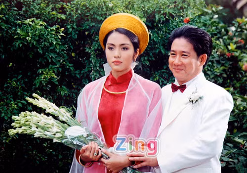 Vào vai Mộng Huyền, Hà Tăng lần đầu được khoác lên mình chiếc áo cưới. Sau này, cô còn nhiều lần diện váy cưới trong các bộ phim cũng như bộ ảnh thời trang khác nhưng với nhiều người, hình ảnh Hà Tăng buồn rười rượi khi phải lấy một người không phải là người mình thương yêu trong Hàn Mặc Tử vẫn để lại nhiều cảm xúc nhất. Vào vai Mộng Huyền, Hà Tăng lần đầu được khoác lên mình chiếc áo cưới. Sau này, cô còn nhiều lần diện váy cưới trong các bộ phim cũng như bộ ảnh thời trang khác nhưng với nhiều người, hình ảnh Hà Tăng buồn rười rượi khi phải lấy một người không phải là người mình thương yêu trong Hàn Mặc Tử vẫn để lại nhiều cảm xúc nhất.