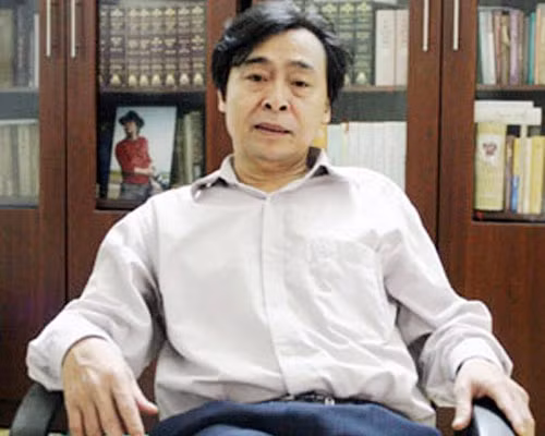 Thầy Nguyễn Hùng Vỹ. Thầy Nguyễn Hùng Vỹ.