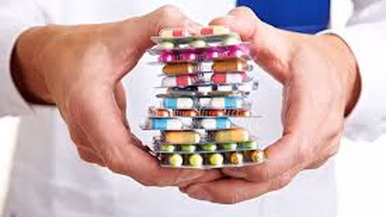 Cục Dược chỉ đạo tăng cường kiểm tra thuốc chứa hoạt chất Alphachymotrypsin. ảnh minh họa: TN.