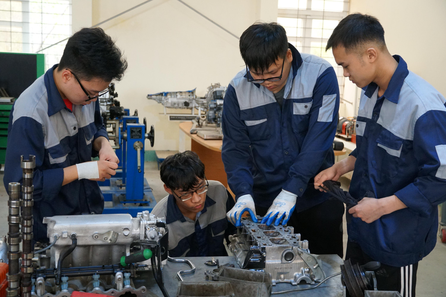 Trường Cao đẳng Việt - Hàn Quảng Ninh gặp khó khi tuyển dụng giáo viên thuộc diện thu hút, đào tạo nguồn nhân lực chất lượng cao theo Nghị quyết số 35; mức học phí thấp; cơ sở vật chất và trang thiết bị còn hạn chế (Ảnh: Phạm Linh)