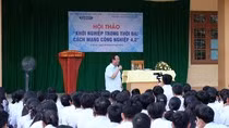 700 học trò chuyên Lê Quý Đôn, Đông Hà trò chuyện với Giáo sư Nguyễn Lân Dũng ảnh 5 700 học trò chuyên Lê Quý Đôn, Đông Hà trò chuyện với Giáo sư Nguyễn Lân Dũng ảnh 5