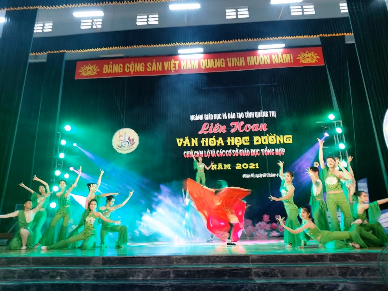 Giáo dục ở Quảng Trị đã có nhiều khởi sắc và tự hào. Ảnh: Liên hoan văn hóa học đường Quảng trị năm 2021 - Sở Giáo dục và Đào tạo Quảng Trị.
