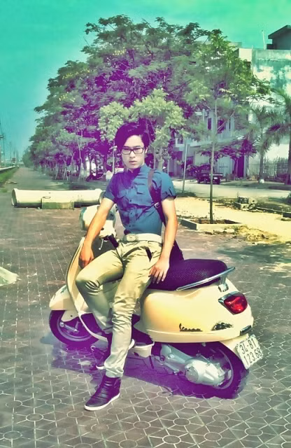 Bin Pari là nick name của chàng trai đam mê lịch sử khi trở thành người mẫu tuổi teen.