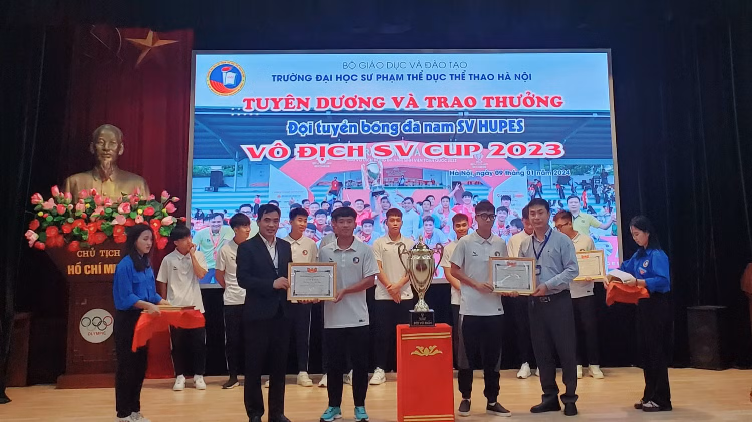Thầy Nguyên 2.jpg