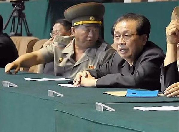 Ông Jang Jong-nam với quân hàm Đại tướng xuất hiện hôm thứ Tư vừa qua. Ông Jang Jong-nam với quân hàm Đại tướng xuất hiện hôm thứ Tư vừa qua.