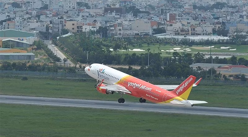 Ngừng khai thác 2 chuyến bay tại Huế vì nguyên nhân thời tiết. Ảnh: Vietjettravel.vn.