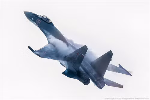 Máy bay chiến đấu Su-35 Nga
