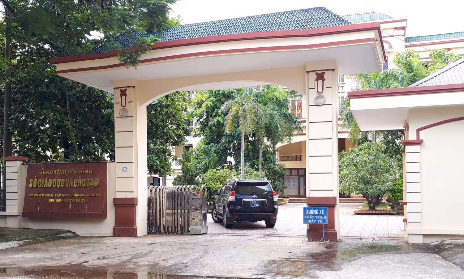 Lãnh đạo Sở Giáo dục và Đào tạo Hòa Bình yêu cầu tất cả thành viên tham gia các ban hội đồng thi phải làm kiểm điểm, trách nhiệm đến đâu nhận kỷ luật đến đó. Ảnh: P.ĐT.