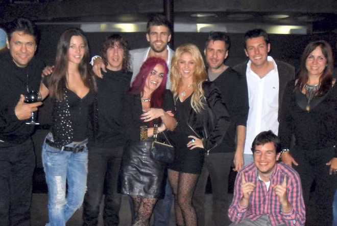 Ngày 2/2/2011, Malena Costa và Carles Puyol dự tiệc sinh nhật cùng cặp tình nhân Shakira - Piqué.