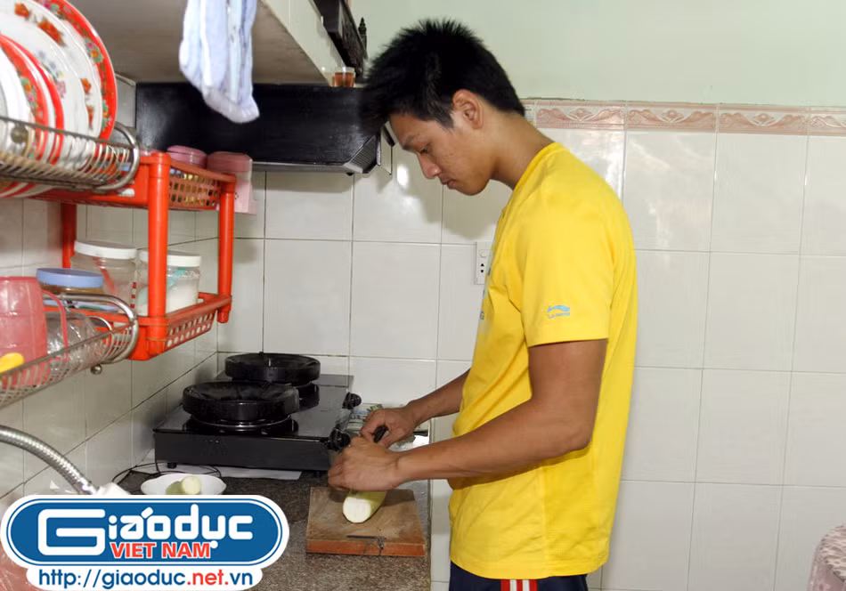 Món ăn Phước nấu rất đơn giản, bao gồm bầu…